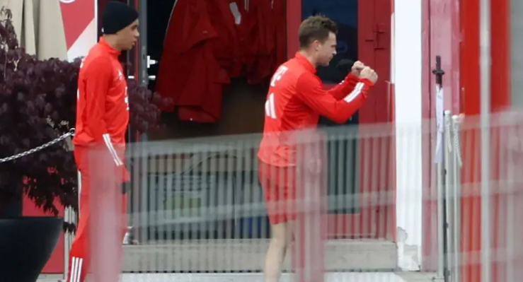 Bayern Munich bí mật chuẩn bị, Sane và Gnabry chấn thương post thumbnail image